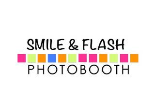 Smile & flash photobooth logo