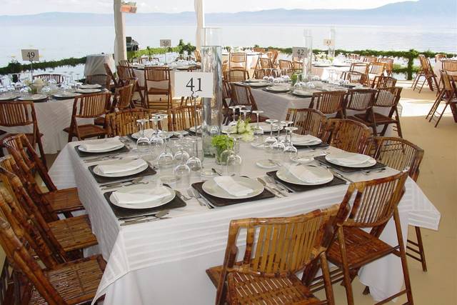 Boda junto al lago