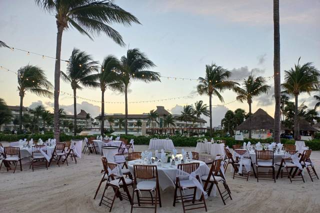 Banquete en la arena.