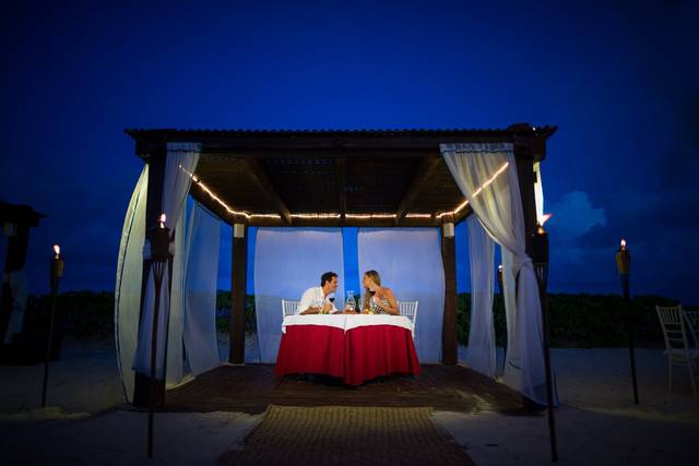 Cena bajo las estrellas.