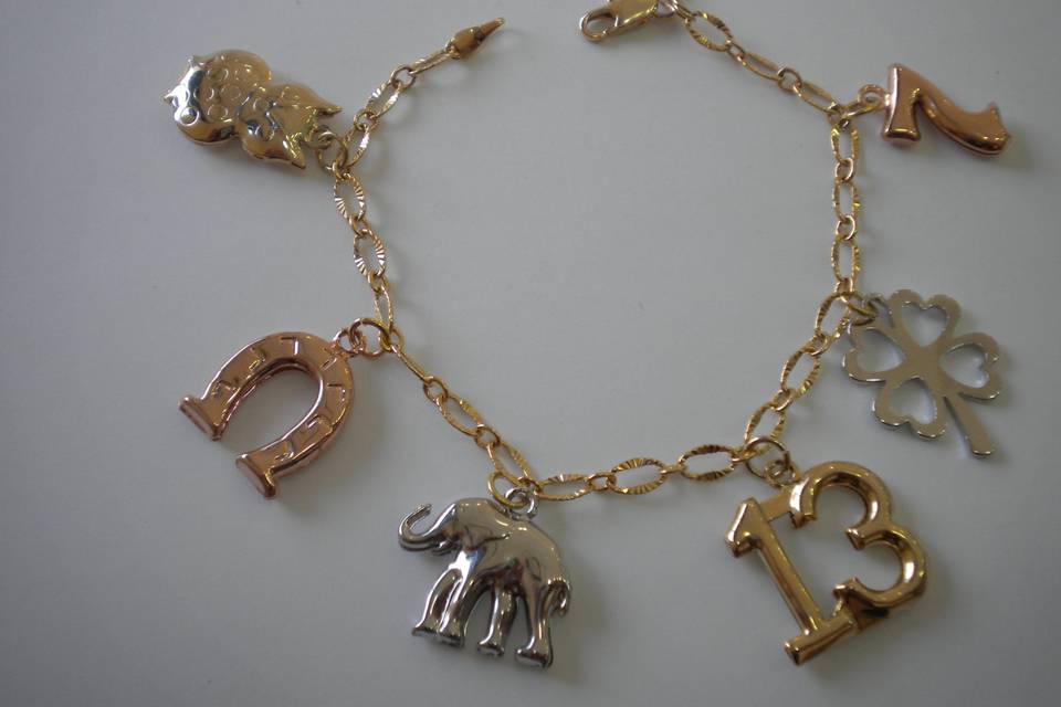 Pulsera laminado con dijes