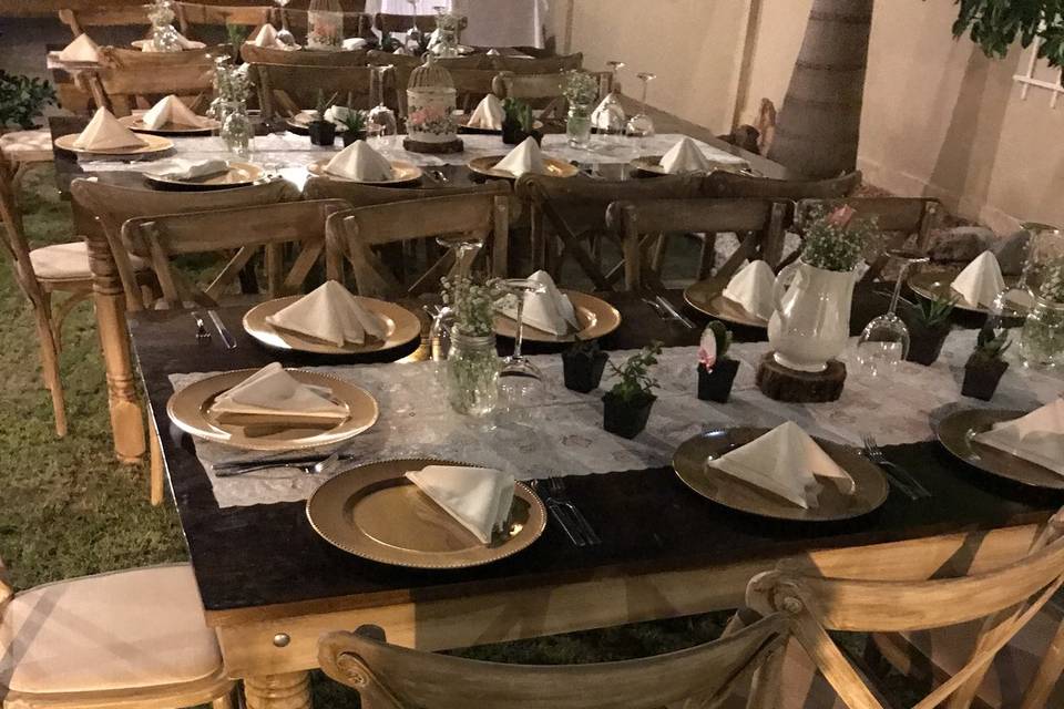 Decoración de mesas de invitados