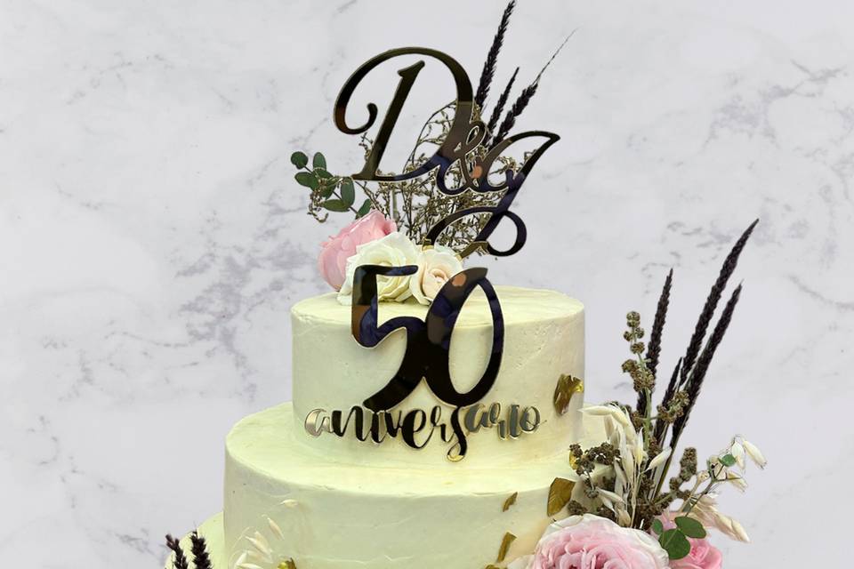 Pastel con cake topper