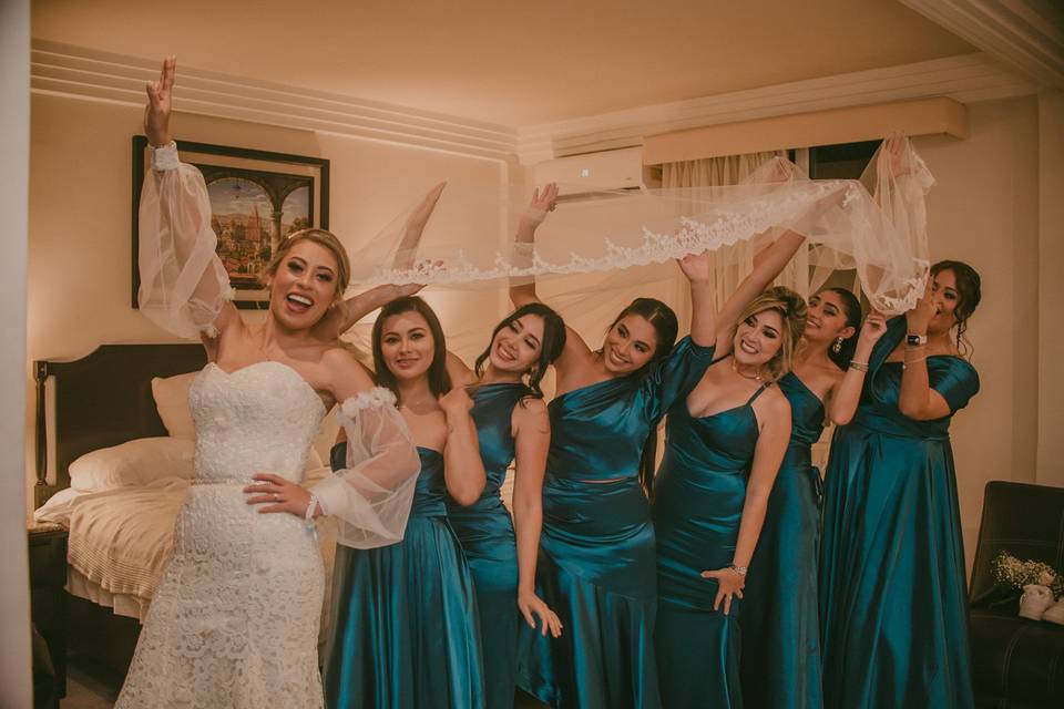 Las damas