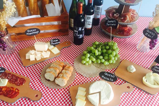 Mesas de vinos y quesos