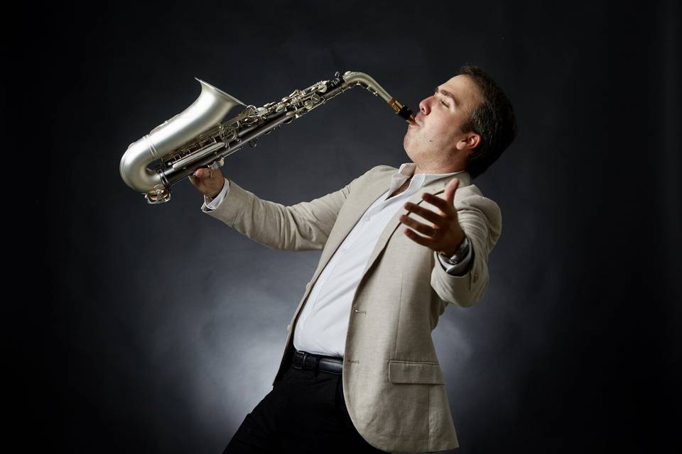 Saxofonista Cubano Daryl Anton Logo