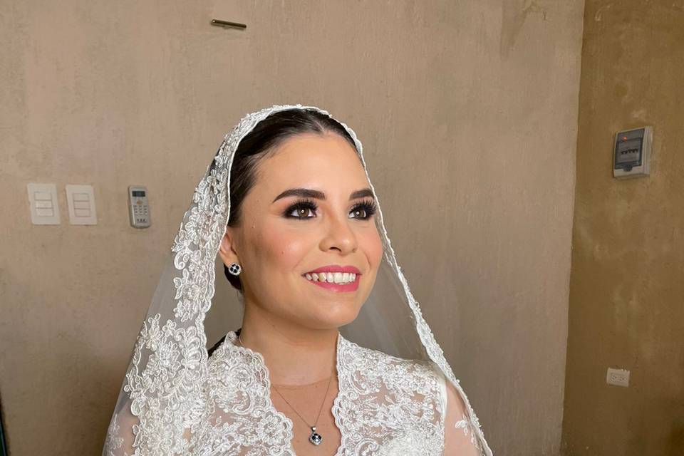 MarielaLaraMakeup Bride