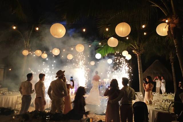 Cena en playa gazebo