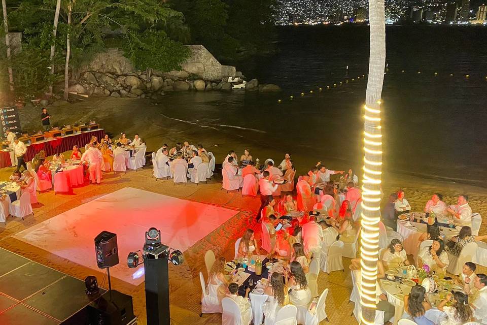 Cena servida playa