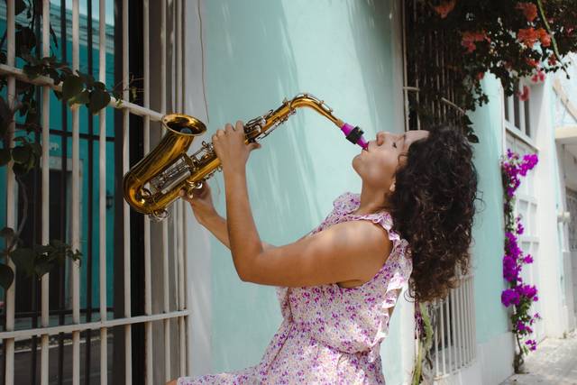 Debora Ataly - Saxofonista