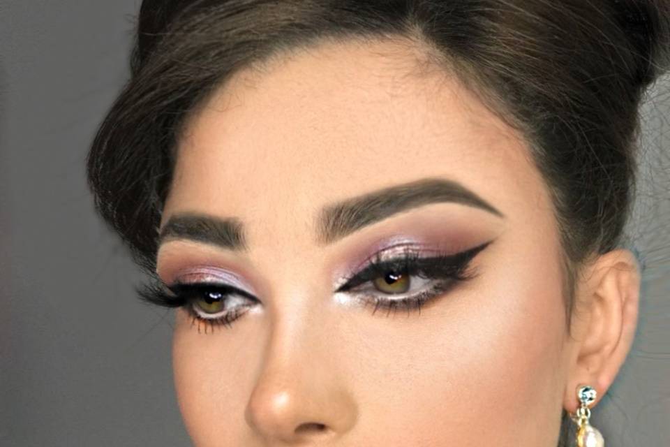 Maquillaje y peinado