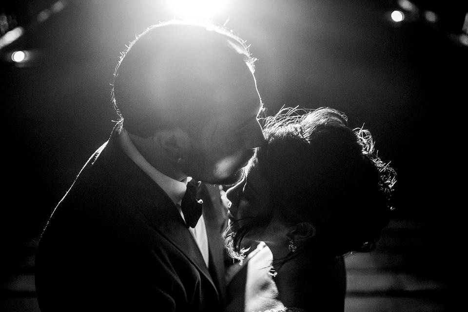 B&W kiss
