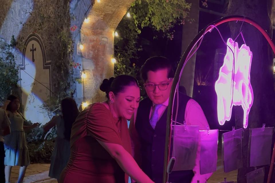 Invitados recogiendo su acuare