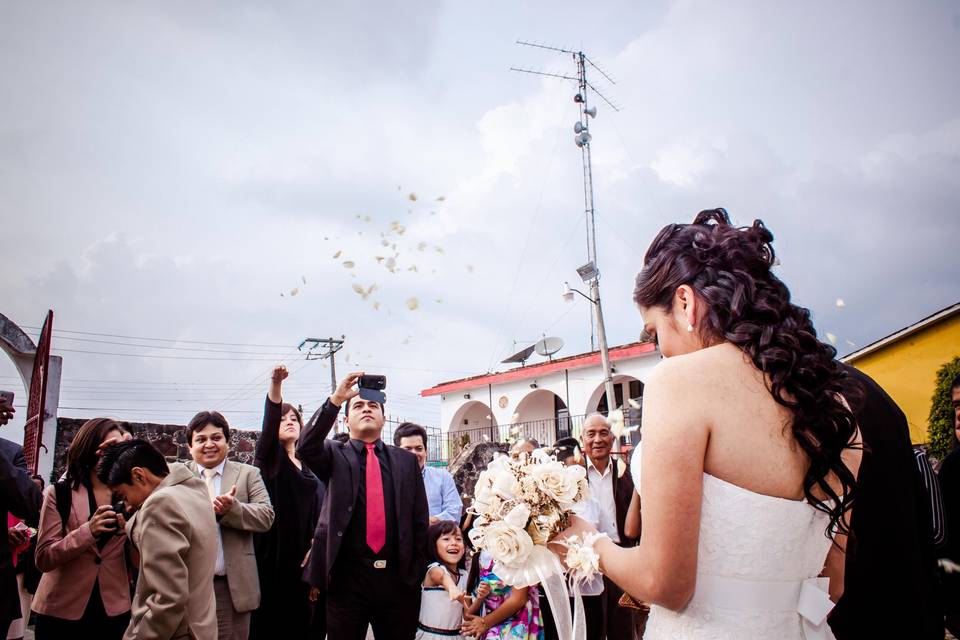 Saliendo de la iglesia