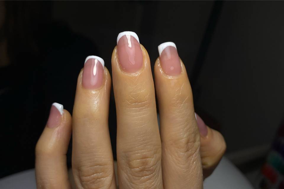 Uñas estilo francés