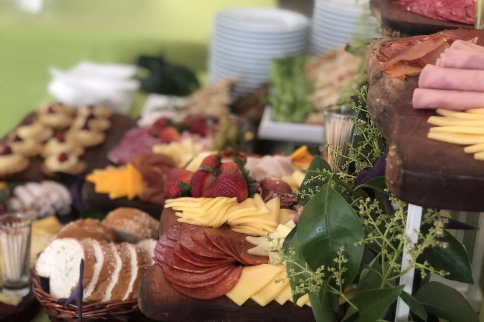 Tablas de quesos y carnes fría