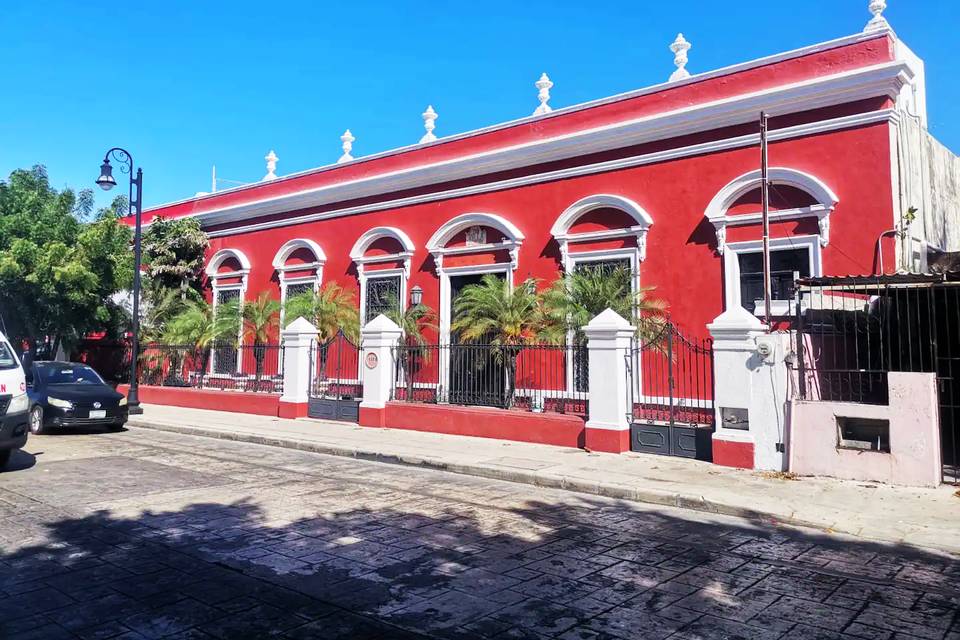 La entrada de Villa Mérida