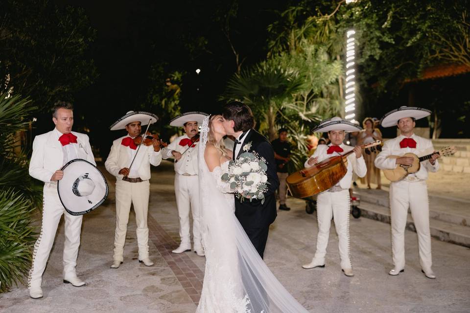 Elidia & Jacob - Xcaret