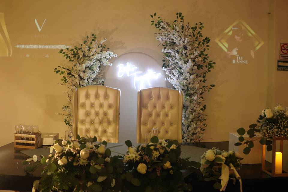 Decoración Mesa de Novios
