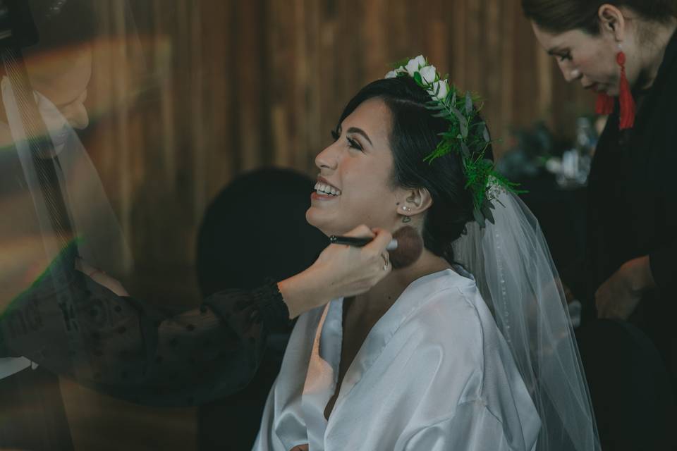 Maquillaje y peinado para novia