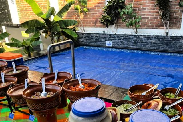 Guisados y aguas frescas