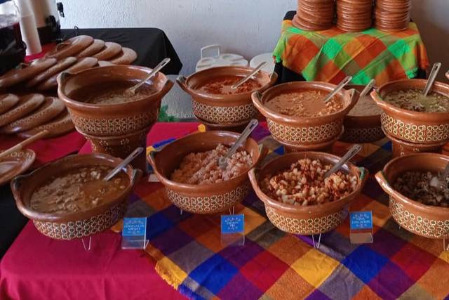 Cazuelas con comida