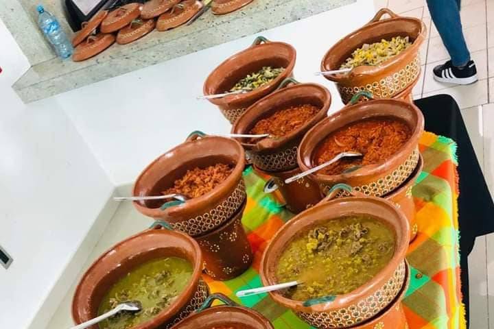 Guisados mexicanos en cazuelas de barro