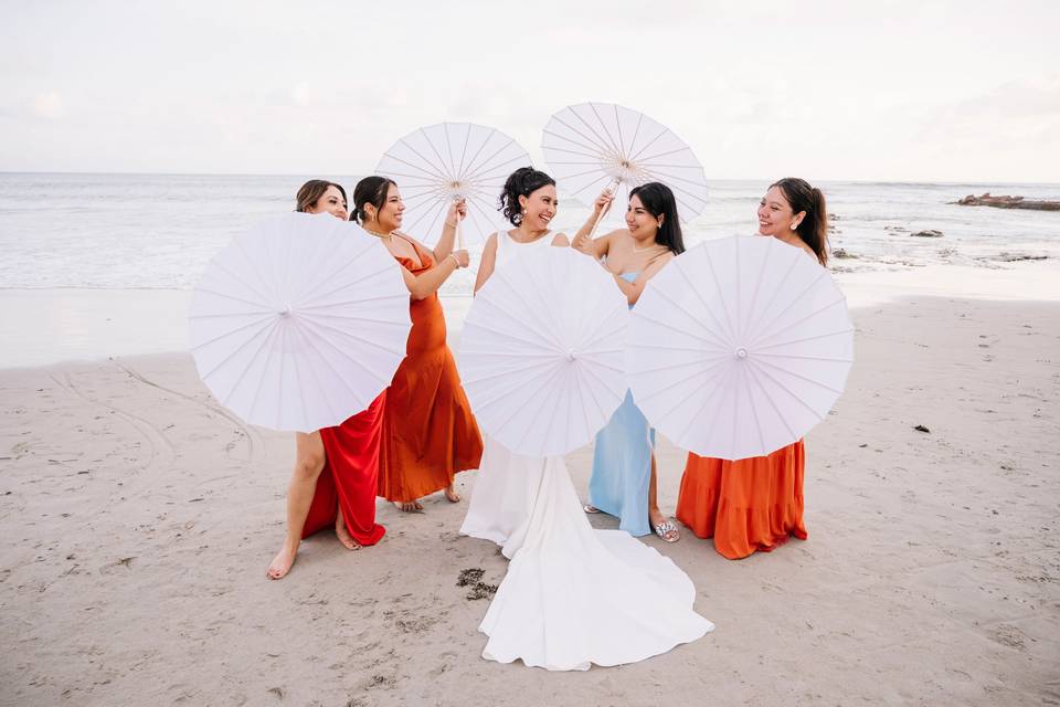 Novia con damas de honor