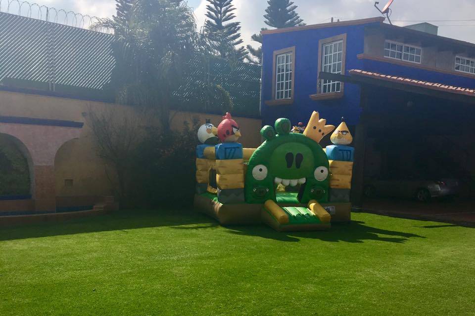 Inflable en jardín