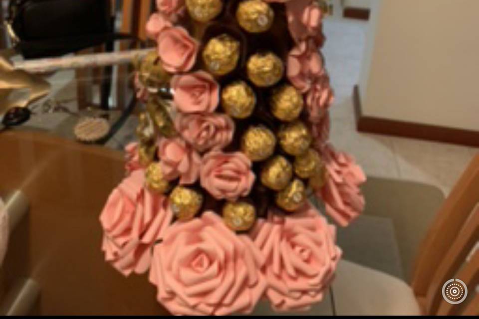 Torre de Ferrero y flores