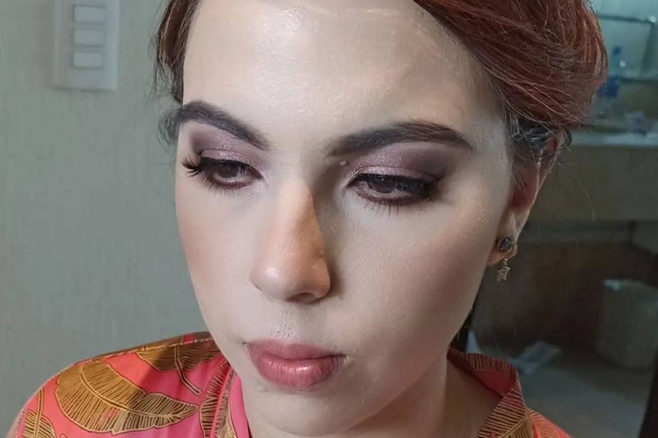 Mae Makeup