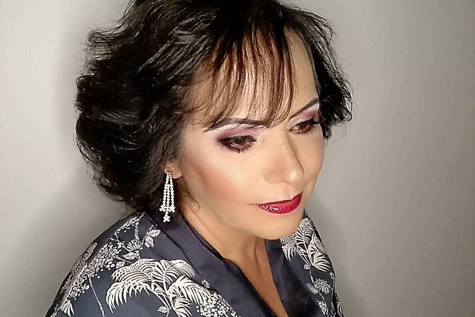 Mae Makeup