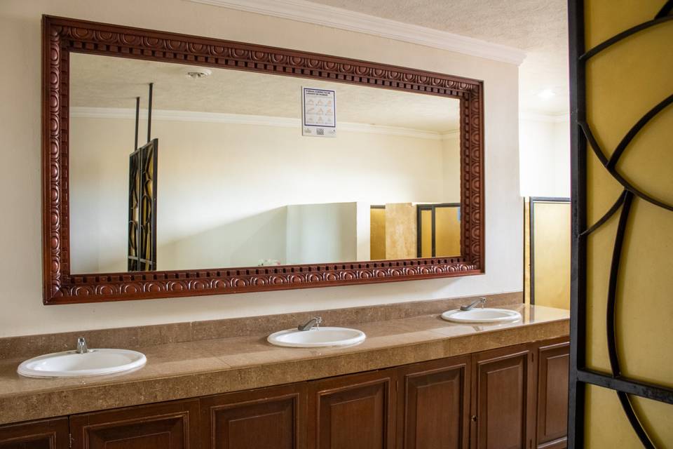 Bañomujeres