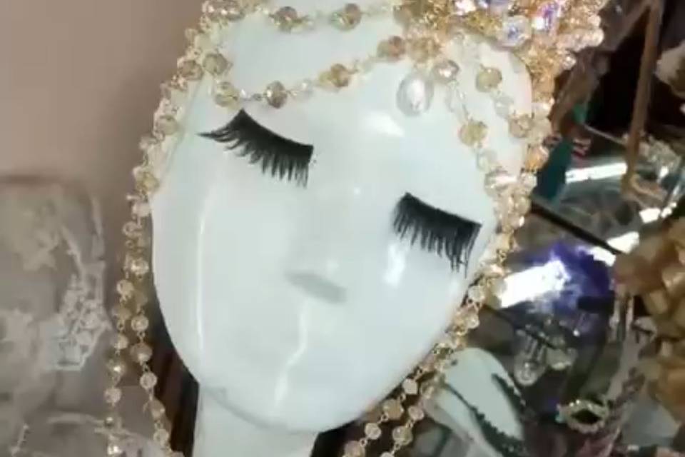 Tocado cabeza con cadenas