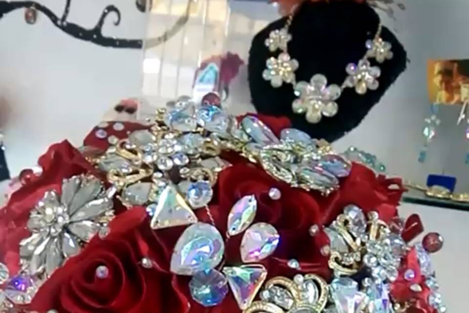 Ramo con diamante y cadena