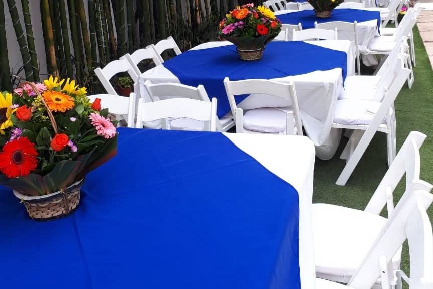 Boda petite en jardín