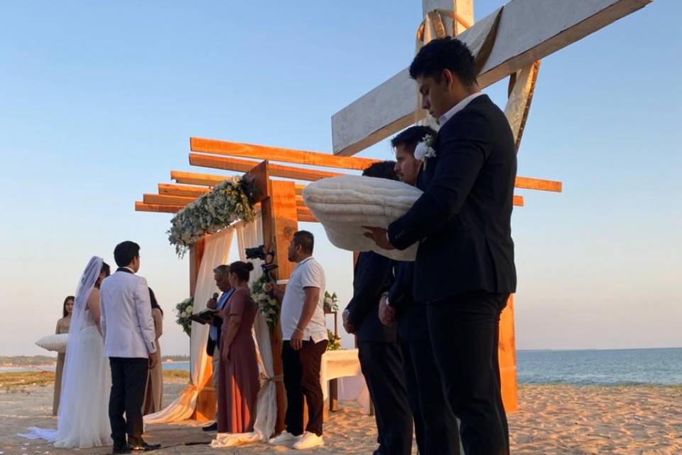 Altar frente al mar
