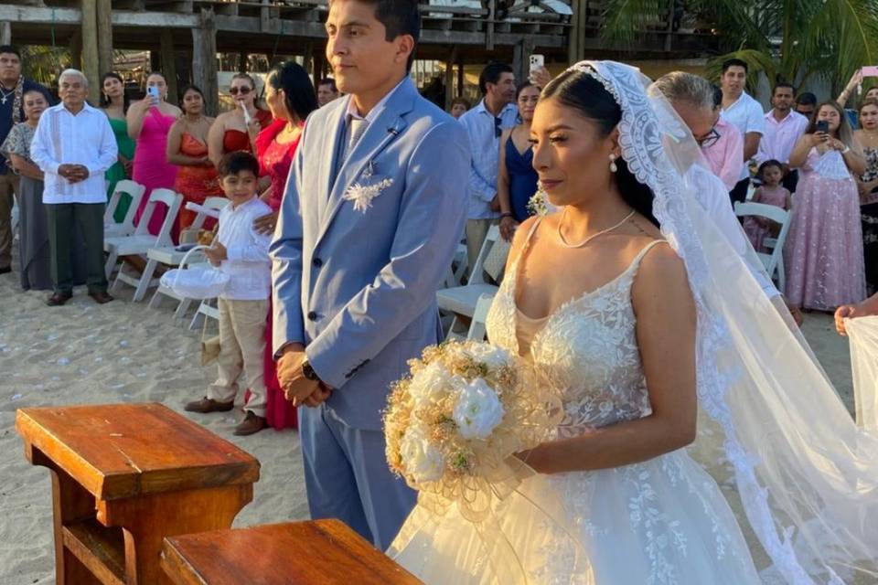 Novios en ceremonia