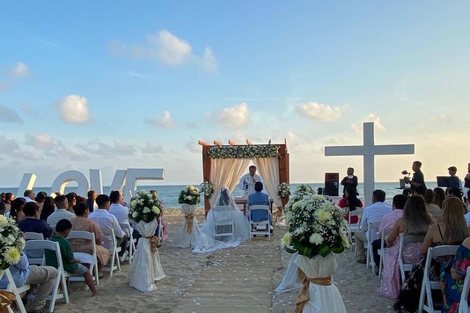 Novios en ceremonia nia