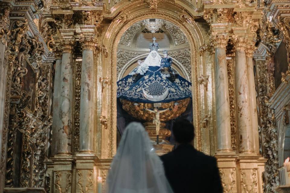 Entre historia y fe