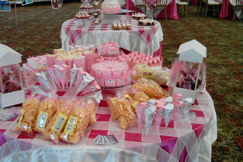 Mesa de dulces personalizada