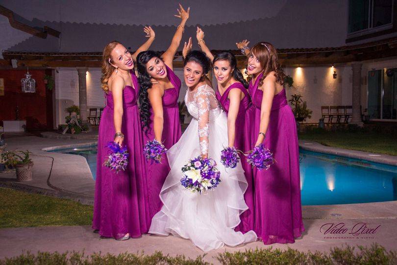 Novia y damas de honor