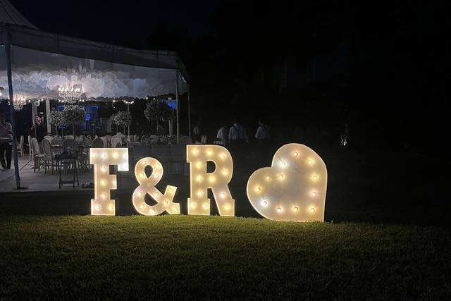 Iniciales y corazón vintage