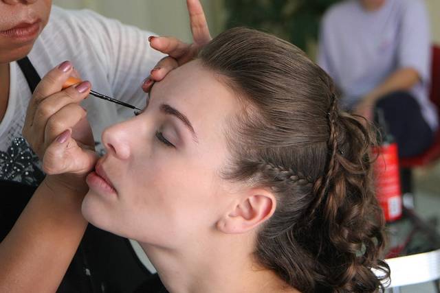Preparativos en el salón