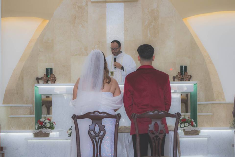 Fotos de pareja durante su matrimonio