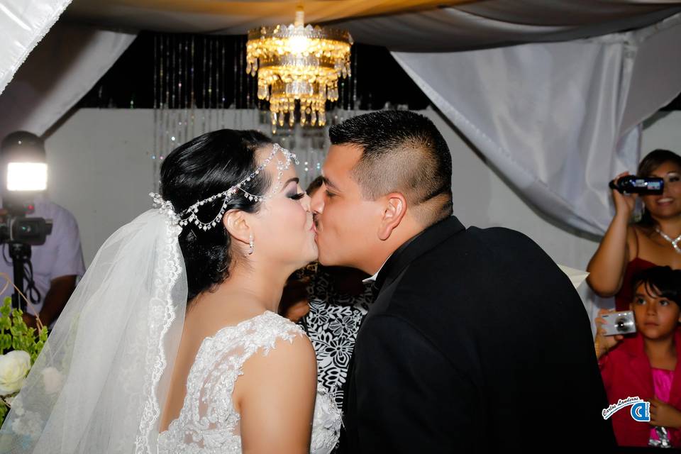 Boda beso