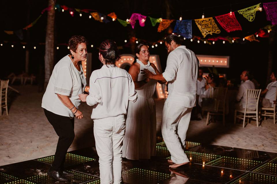 Fiesta en Arenika