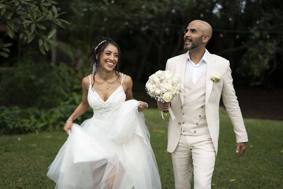 Novios felices