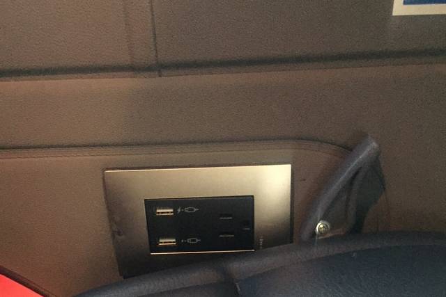 Toma corriente usb