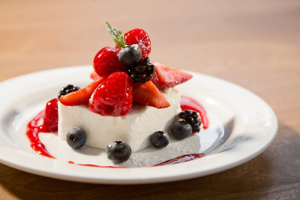 Merengue helado con frutos